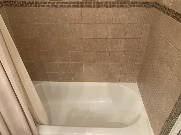 3rd image of 108 Lake Dr #2