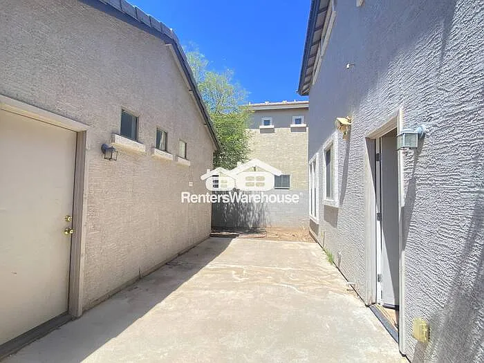 1970 E Harrison St — Photo 8