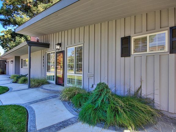 3rd image of 4731 Monterey Way