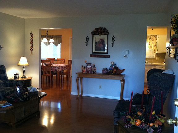 4th image of 252 Oakdale Ave