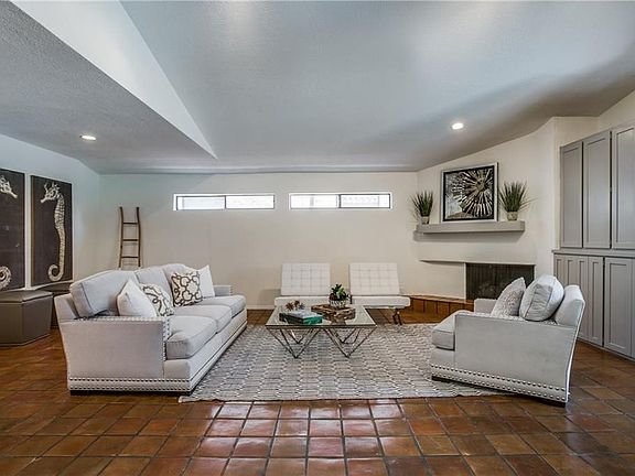 5th image of 3824 Mockingbird Ln