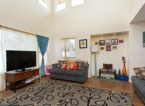 2nd image of 87-109 Kulaaupuni St #1