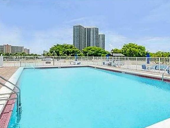 3rd image of 3001 N Ocean Blvd