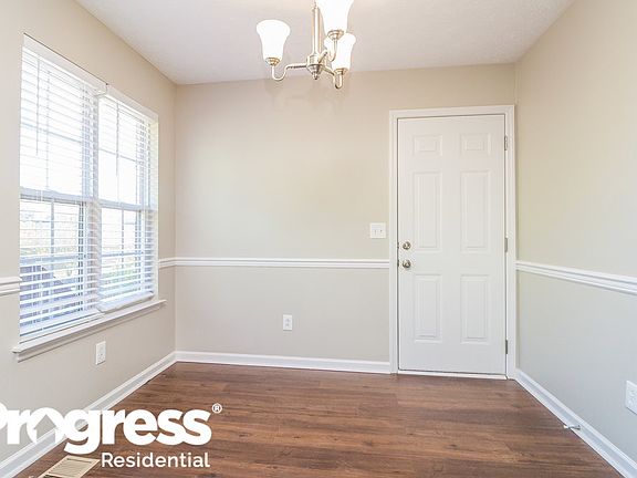 5th image of 710 Williamsburg Dr