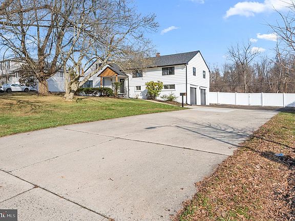 3rd image of 549 Austin Dr