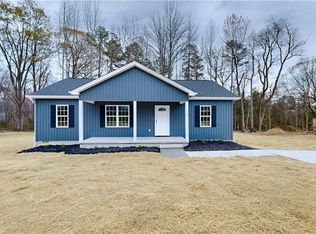 6 Clover Ln, Thomasville, NC 27360