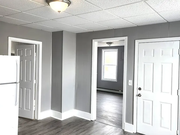 22-24 Lawn Ave #2F — Photo 9
