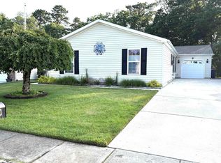 290 Pebble Beach Dr, Mays Landing, NJ 08330