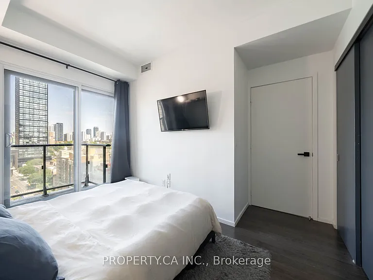 159 Dundas St E #1506 — Photo 34