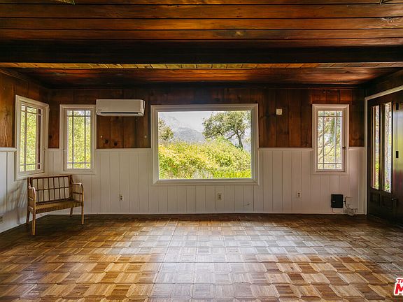 3rd image of 19559 Cave Way