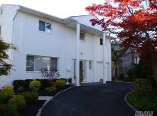 2990 Bellmore Ave, Bellmore, NY 11710