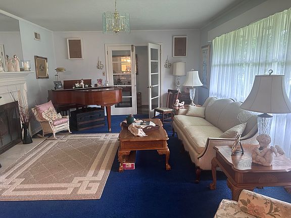 5th image of 1414 Pinecrest Dr