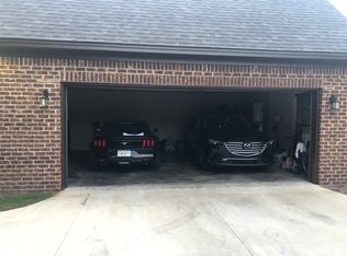 68 Mossy Creek Dr, Elmore, AL 36025