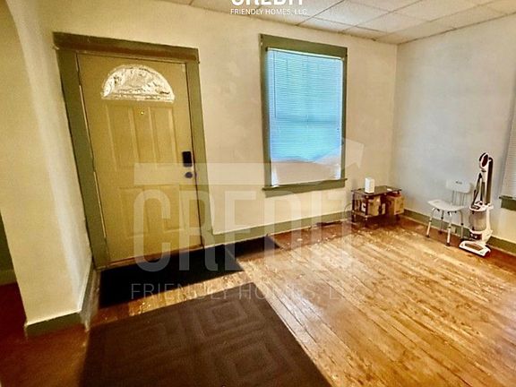3rd image of 644 W Division St