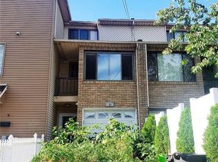 23 Drumgoogle Road East, Staten Island, NY 10312