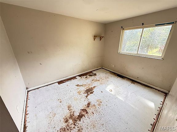 4th image of 20 Hill Pl