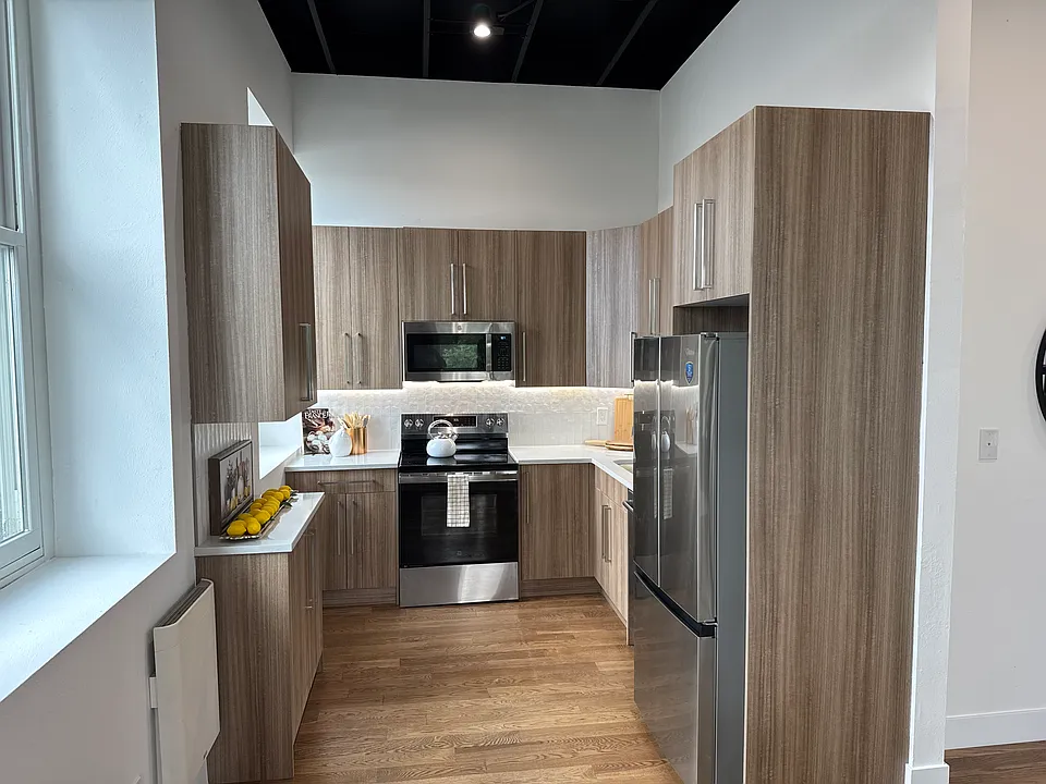 A well-appointed kitchen awaits!