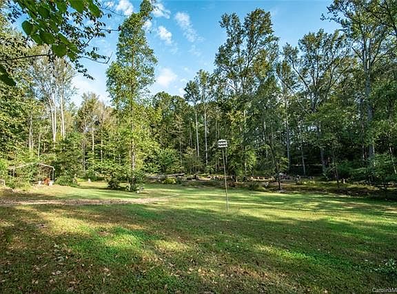 3rd image of 292 Carrington Ln