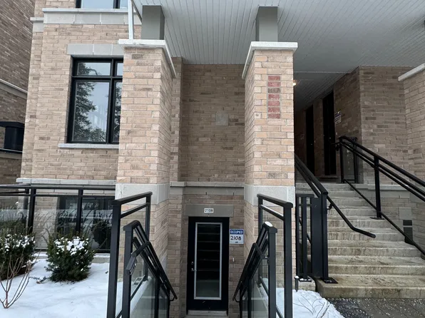 58 Elizabeth St S, Richmond Hill, ON L4C 5W2