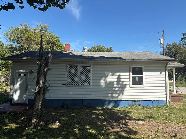 238 W Peoria Ave — Photo 4