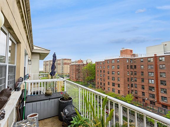 5th image of 260 Beach 81st Street #6H