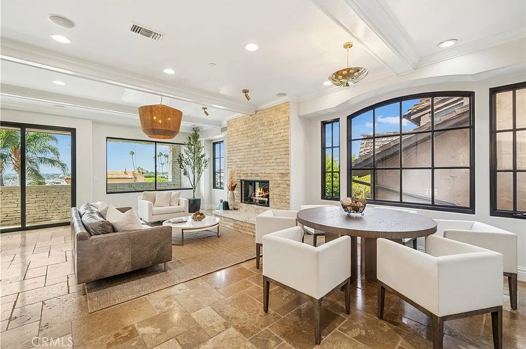 3 bed, 4.5 bath, 3357 sqft, $24,000 — Photo 4