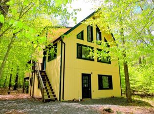 7122 Winnebago Dr, Pocono Lake, PA