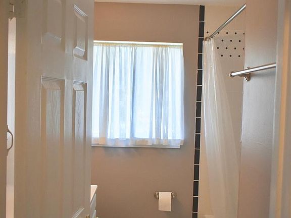 5th image of 280 Emporia Blvd