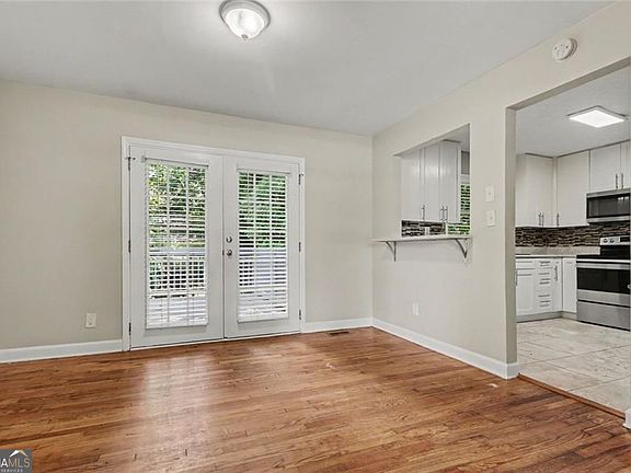 5th image of 2951 Belvedere Ln