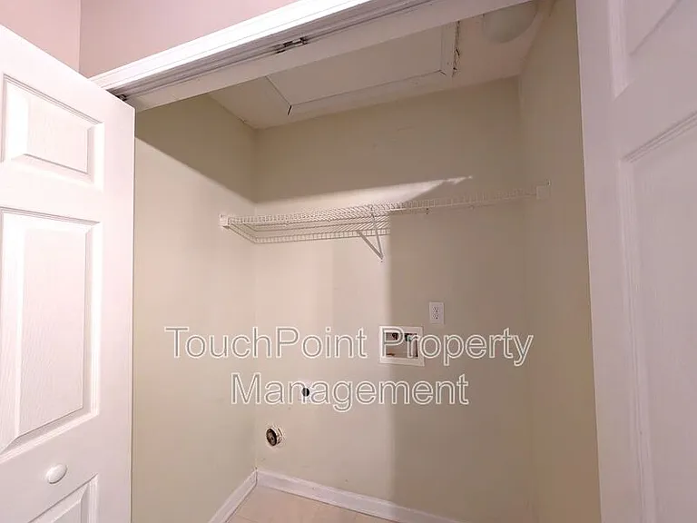 13612 Meade Glen Ct — Photo 16