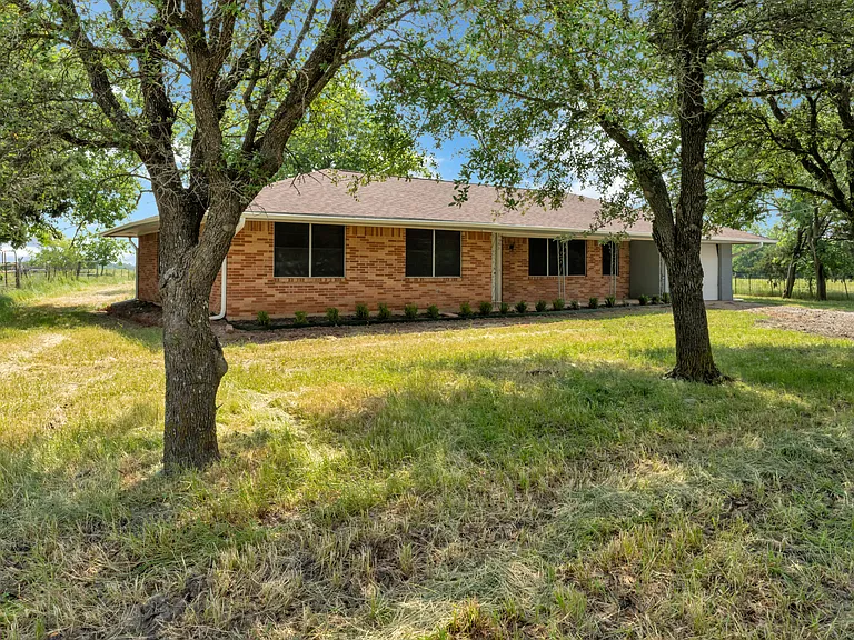 9209 FM 1570 N — Photo 63