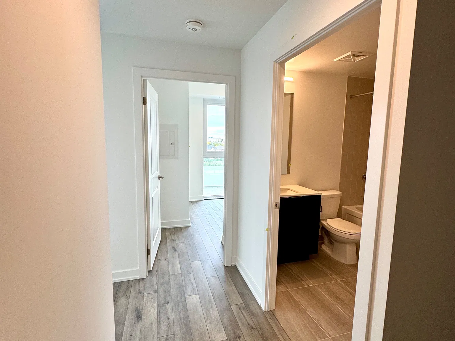 2 bed, $2,600 — Photo 4