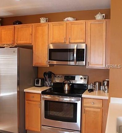 5th image of 276 Solaris Wharf St