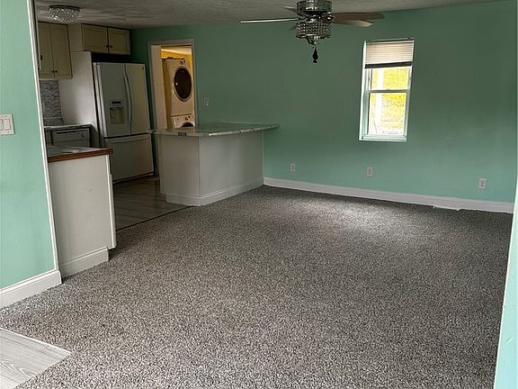 5th image of 906 Main St