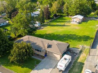 330 S Highland Dr, Kennewick, WA 99337