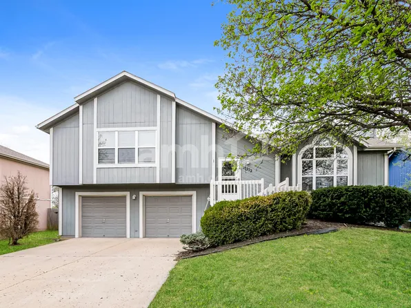 17272 Jennifer St, Gardner, KS 66030