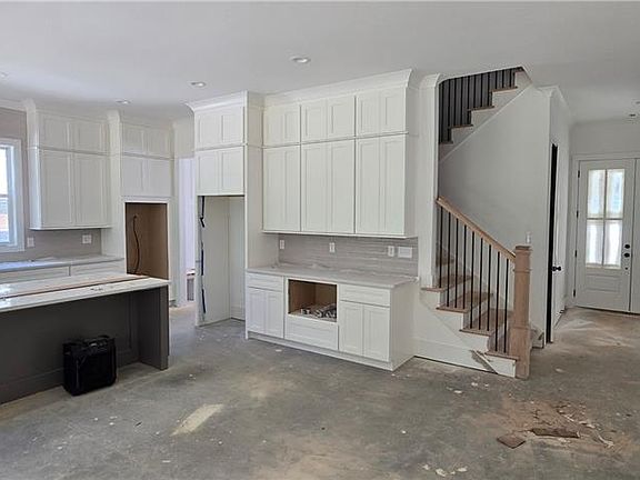 4th image of 3901 Bellair Dr