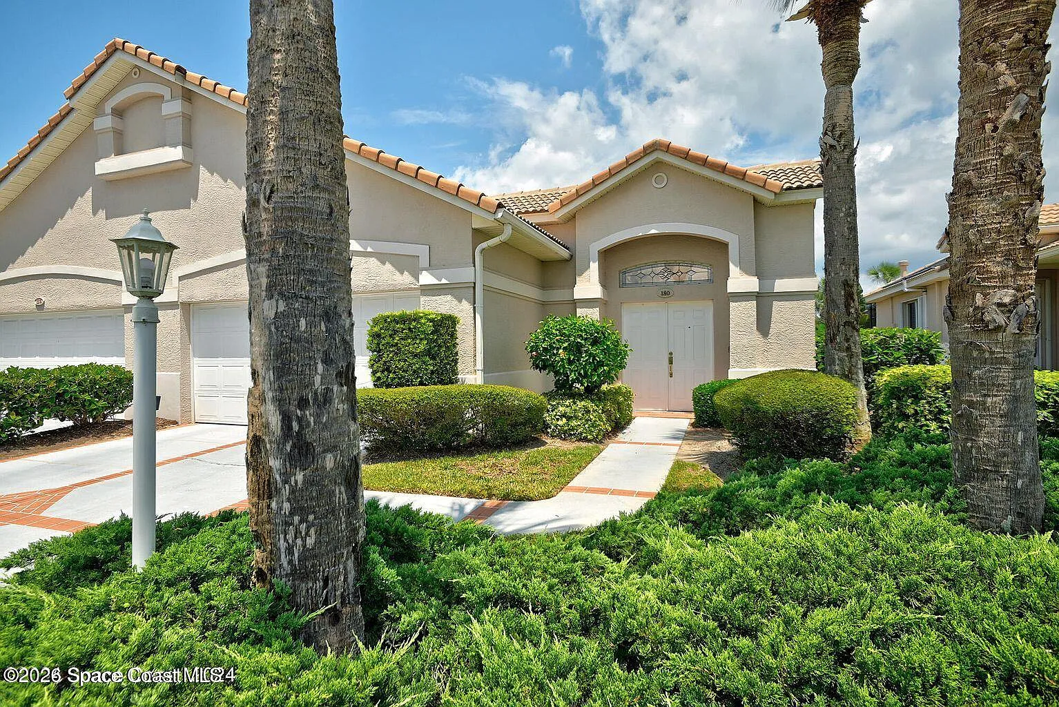 2 bed, 2.0 bath, 1749 sqft, $3,200 — Photo 1