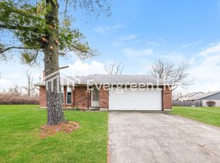 8811 Foxgate Ct, Huber Heights, OH 45424