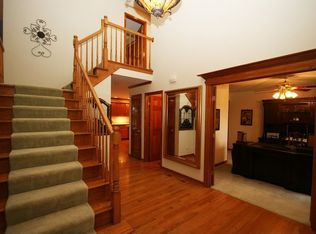 25 W Royal Oaks Dr, Bristol, IL