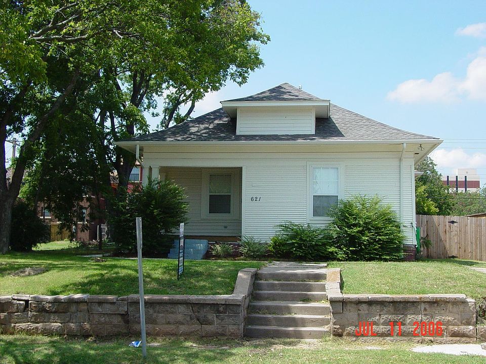 1st image of 623 NW 7th St