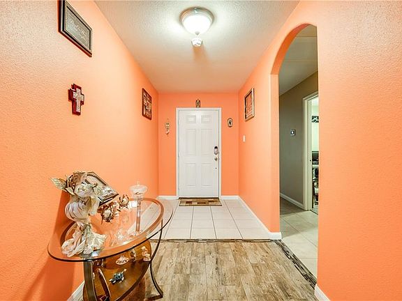 4th image of 616 Hidden Dale Dr