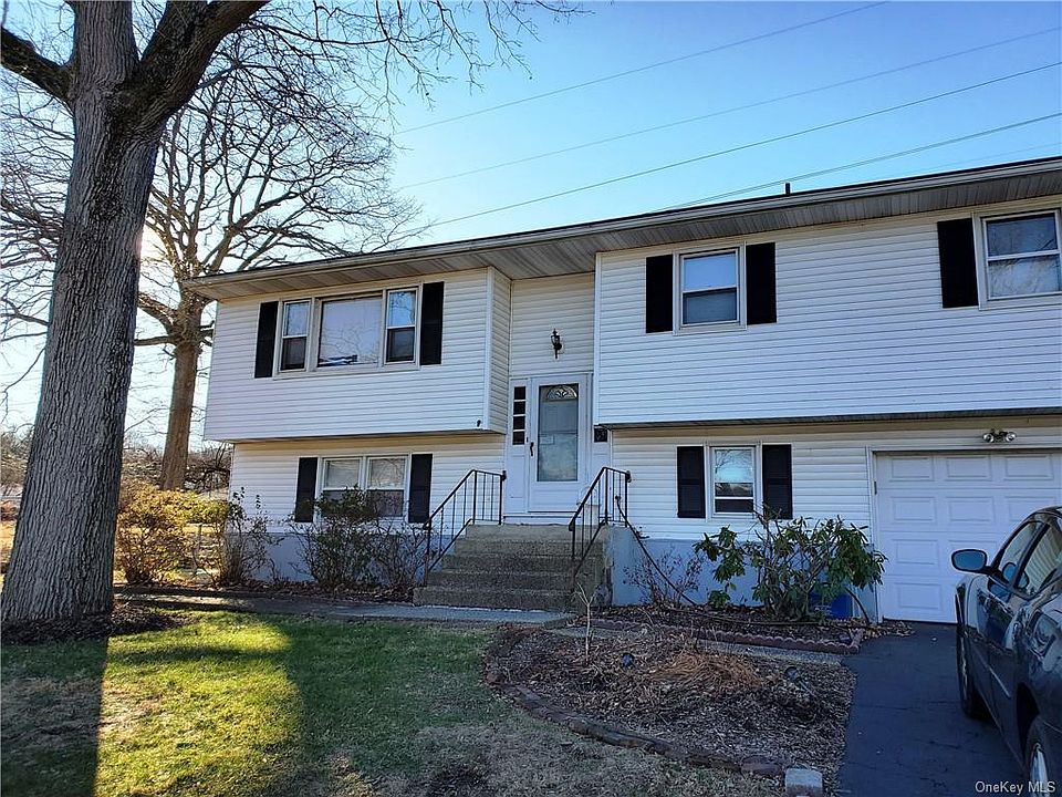 1st image of 6 Dogwood Ln