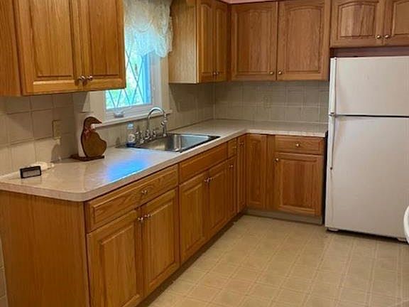 3rd image of 1812 E 291st St
