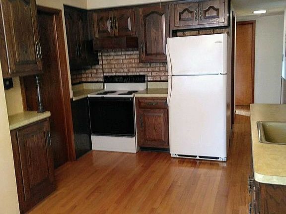 2nd image of 1301 Marion Ave