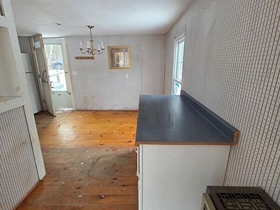 2nd image of 324 Federal City Road