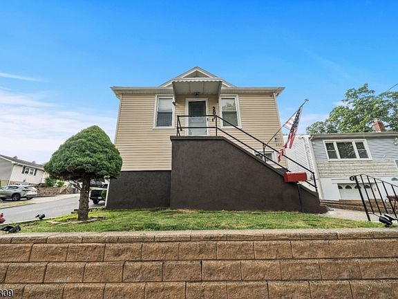 3rd image of 207 Van Winkle Ave