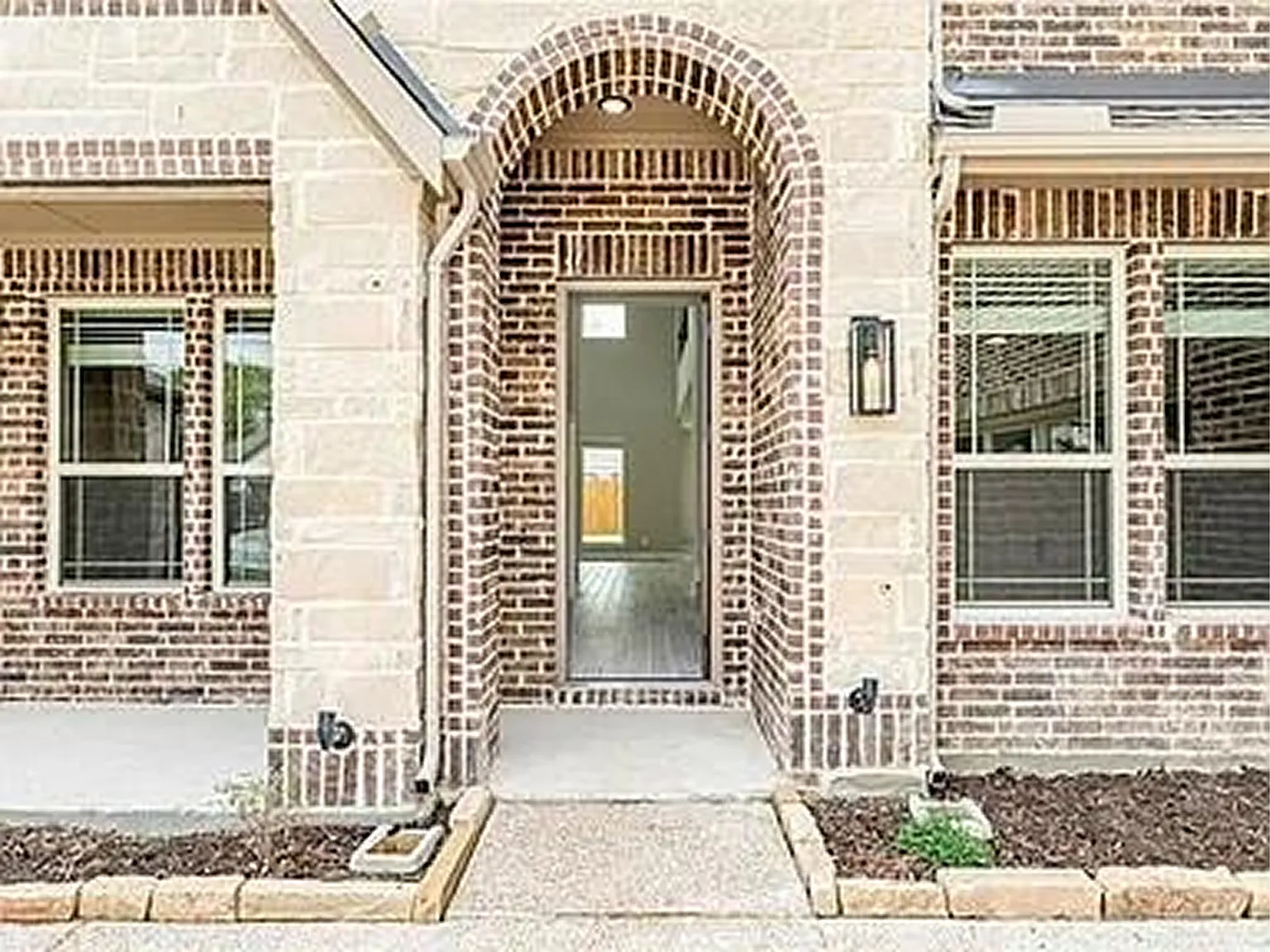 5 bed, 3532 sqft, $3,800 — Photo 4