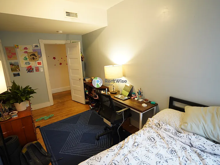 10 Foster St #2 — Photo 11