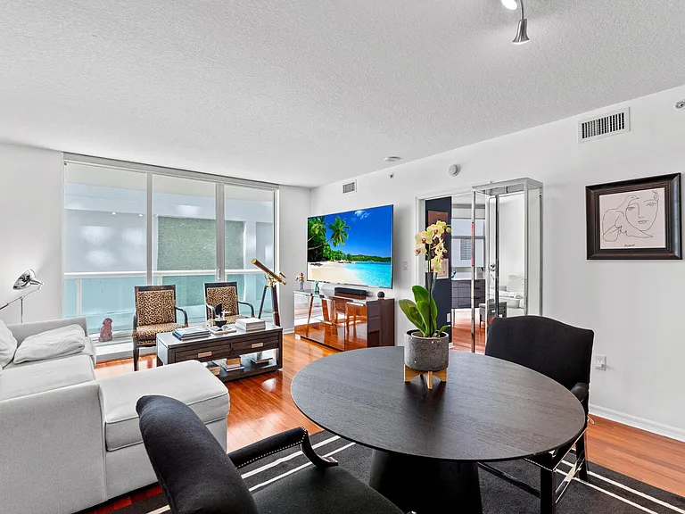 347 N New River Dr E #606 — Photo 13